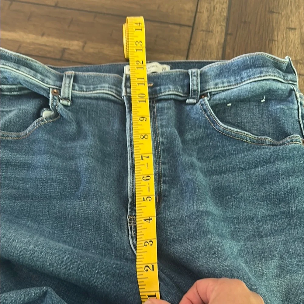 Abercrombie & Fitch size 32 “The Flare Ultra High Rise” EUC - Picture 6 of 7